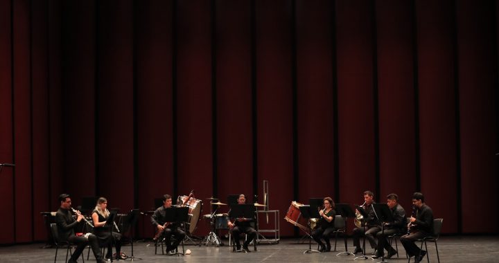 CAUTIVA ORQUESTA FILARMÓNICA MEXIQUENSE CON INTERPRETACIÓN DE LAS FANFARRIAS DE AARON COPLAND Y JOAN TOWER