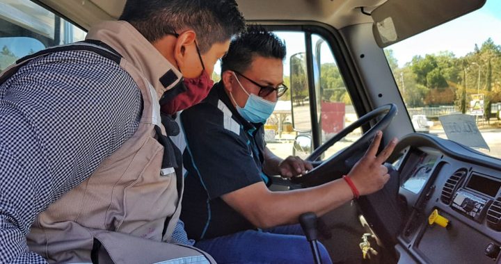 CAPACITAN A OPERADORES DE CAMIONES RECOLECTORES DE BASURA