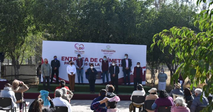 Entregan oxímetros para clubes de adultos  mayores en Tlalnepantla