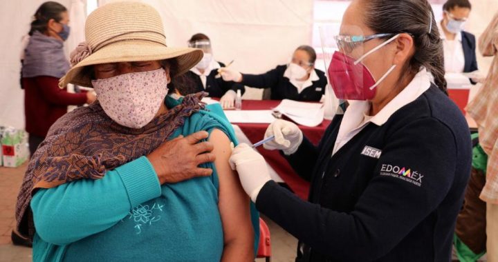 INFORMAN QUE APLICARÁN DURANTE TRES SEMANAS VACUNAS CONTRA COVID-19 A ADULTOS MAYORES DE ECATEPEC