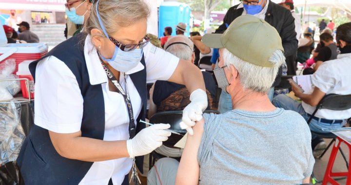INICIAN BRIGADAS DE VACUNACIÓN PARA ADULTOS MAYORES CONTRA COVID-19 EN COACALCO