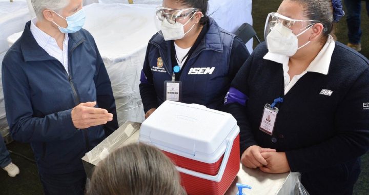 INFORMAN QUE PROCESO DE VACUNACIÓN EN EDOMÉX SE LLEVA A CABO EN 77 MUNICIPIOS Y HOY COMIENZA EN 30 MÁS