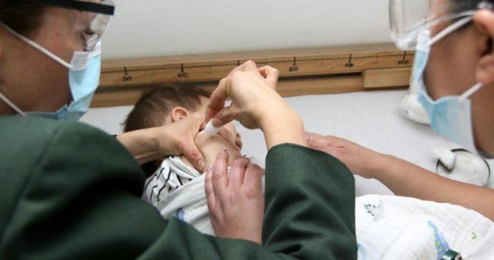 Participa IMSS en campaña Vacunación contra Sarampión, Rubéola y Parotiditis en niños de 1 a 4 y de 5 a 9 años de edad