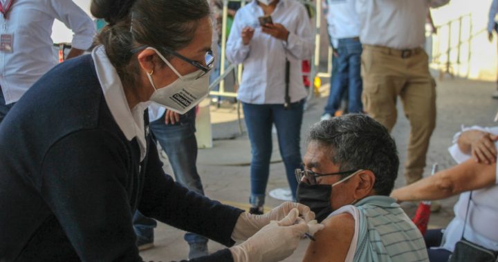 EN DOS DÍAS DE VACUNACIÓN, CERCA DEL 70 % DE LA POBLACIÓN ADULTA MAYOR YA RECIBIÓ SU SEGUNDA DOSIS