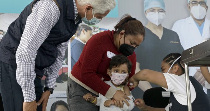 LLAMA GOBERNADOR A SOCIEDAD MEXIQUENSE A ACUDIR A VACUNARSE Y PREVENIR CONTAGIOS DE COVID-19