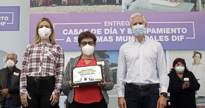 ENTREGAN ALFREDO DEL MAZO Y FERNANDA CASTILLO DE DEL MAZO SEIS CASAS DE DÍA PARA ADULTOS MAYORES; SUMA EDOMÉX 252 ESPACIOS DE ESTE TIPO Y ES EL QUE MÁS TIENE EN EL PAÍS