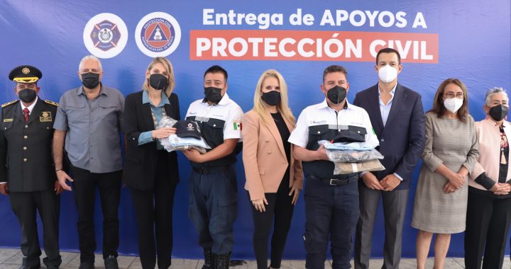 ENTREGAN EQUIPO A ELEMENTOS DE PROTECCIÓN CIVIL DE HUIXQUILUCAN
