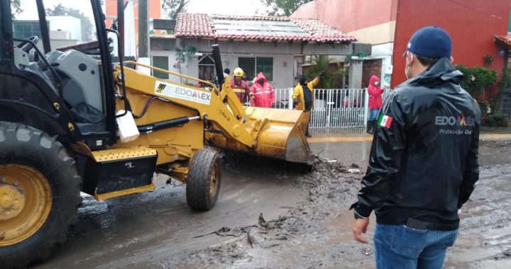 RESTABLECEN 80 POR CIENTO DE VIALIDADES AFECTADAS POR LLUVIA EN ECATEPEC; BRIGADAS BRINDAN APOYO A LA POBLACIÓN
