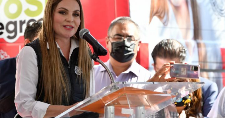 Inaugura Myriam Cárdenas oficina móvil de Atención Ciudadana
