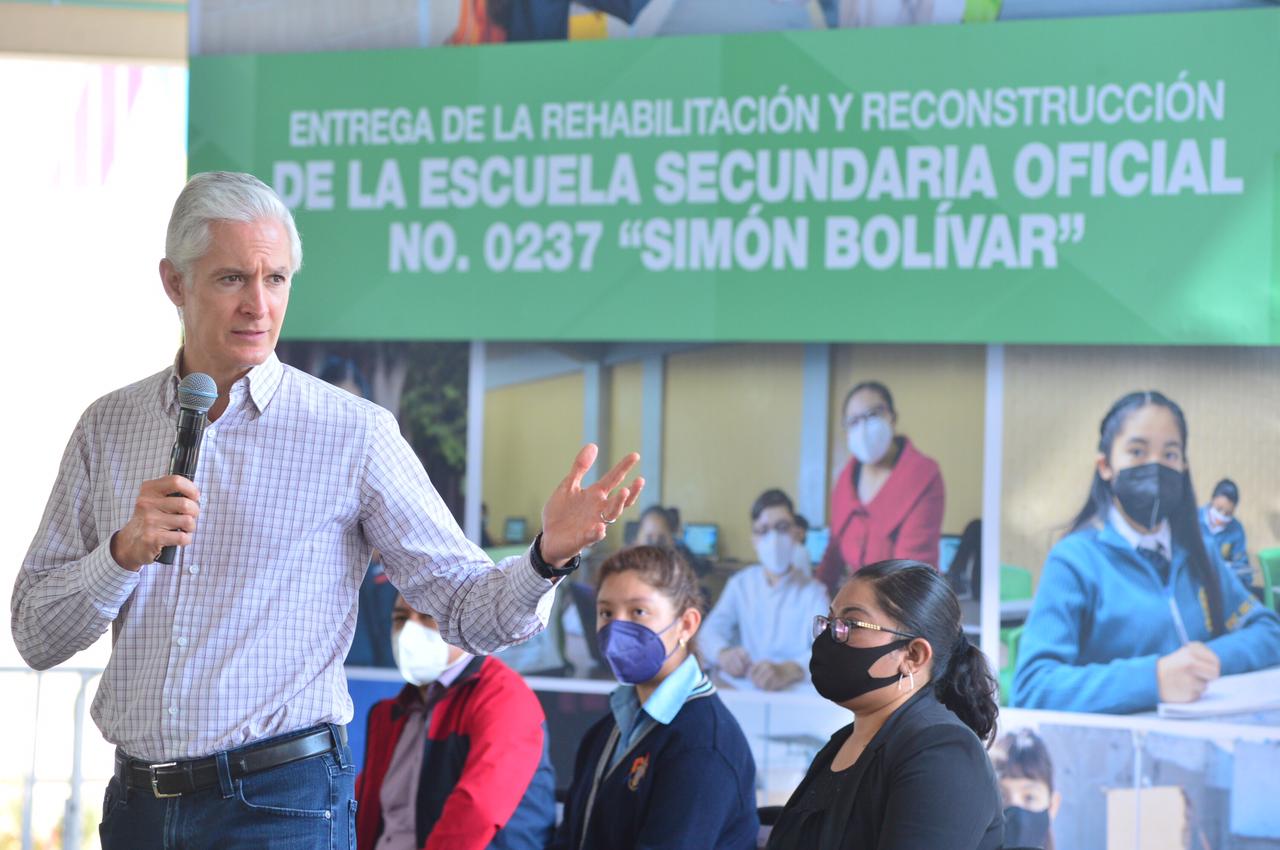 ENTREGA ALFREDO DEL MAZO REHABILITACIÓN DE SECUNDARIA «SIMÓN BOLÍVAR
