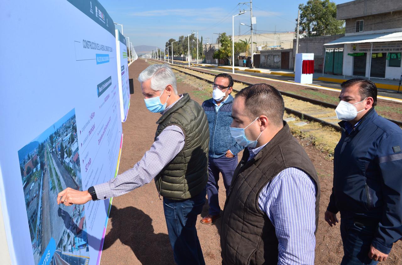 ENTREGA ALFREDO DEL MAZO AVENIDA LOMBARDO TOLEDANO, EN BENEFICIO DE MÁS