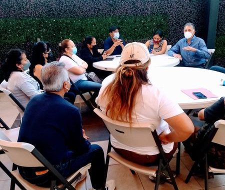 ATIENDE DIRECTOR DE OAPAS A VECINOS