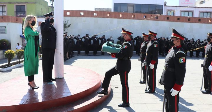 REALIZA HUIXQUILUCAN CEREMONIA CONMEMORATIVA POR EL DÍA DE LA BANDERA