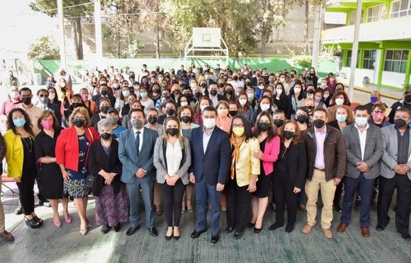 EDUCACIÓN DE CALIDAD Y ENTREGA DE APOYOS PARA LA LIMPIEZA EN LAS ESCUELAS EN TLALNEPANTLA