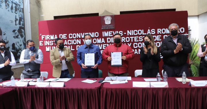 SUSCRIBE ARMANDO NAVARRETE CONVENIO CON IMEVIS QUE DARÁ CERTEZA AL PATRIMONIO DE LOS NICOLÁSROMERENSES