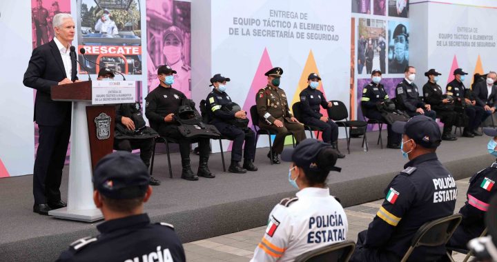 ENTREGA ALFREDO DEL MAZO EQUIPAMIENTO A LA POLICÍA ESTATAL PARA REFORZAR LA SEGURIDAD EN EDOMÉX