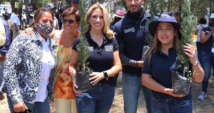 HUIXQUILUCAN REFORESTA JARDINES Y CAMELLONES PARA MEJORAR EL ENTORNO URBANO