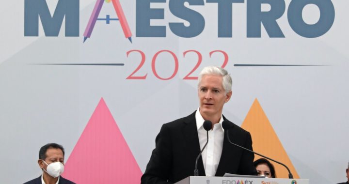 ASEGURA ALFREDO DEL MAZO QUE EL ESFUERZO DE LAS Y LOS MAESTROS PERMITIÓ SUPERAR LOS RETOS QUE REPRESENTÓ LA PANDEMIA EN EL SECTOR EDUCATIVO MEXIQUENSE
