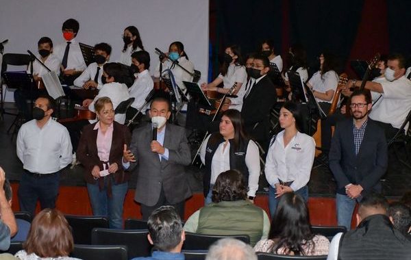ASISTE PEDRO RODRÍGUEZ VILLEGAS AL DEBUT DE LA ORQUESTA MEXIQUENSE DE CUERDA PULSADA