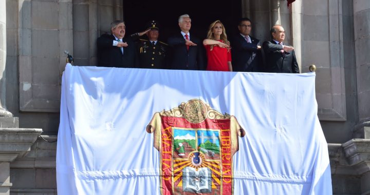 ENCABEZAN ALFREDO DEL MAZO Y TITULARES DE LOS PODERES LEGISLATIVO Y JUDICIAL DEL EDOMÉX GUARDIA SOLEMNE Y DESFILE CÍVICO MILITAR POR EL 212 ANIVERSARIO DEL INICIO DE LA INDEPENDENCIA