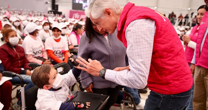 RESALTA ALFREDO DEL MAZO QUE EL SALARIO ROSA FORTALECE A MUJERES QUE CUIDAN A ALGUIEN DE SU FAMILIA CON DISCAPACIDAD