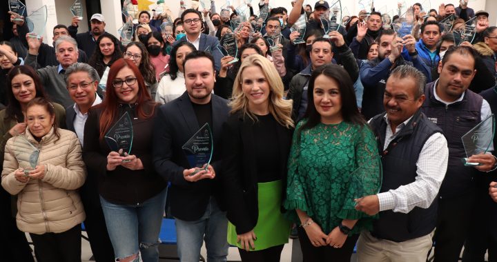 RECONOCE HUIXQUILUCAN A SERVIDORES PÚBLICOS CON EL “PREMIO AL ESFUERZO, A LA DEDICACIÓN Y PROFESIONALISMO 2022”