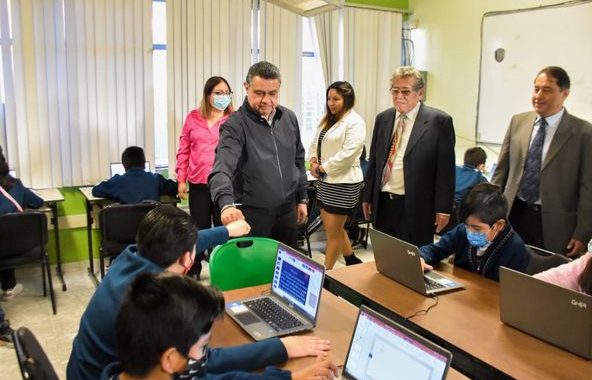 Entrega Tony Rodríguez rehabilitación de primaria en San Miguel Chalma, con inversión de más de 2.2 mdp