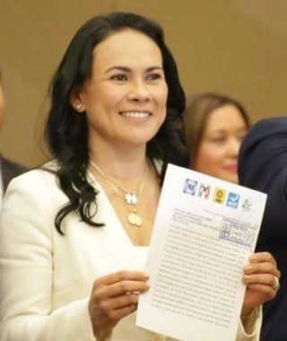 *Presenta Alejandra Del Moral solicitud de registro ante el IEEM como candidata a la gubernatura del Estado de México*