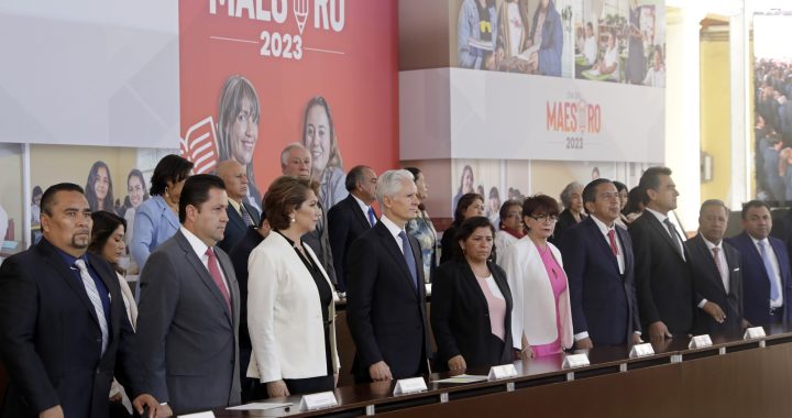 RECIBEN MAESTRAS Y MAESTROS MEXIQUENSES RECONOCIMIENTOS POR SU LABOR Y COMPROMISO CON LA EDUCACIÓN