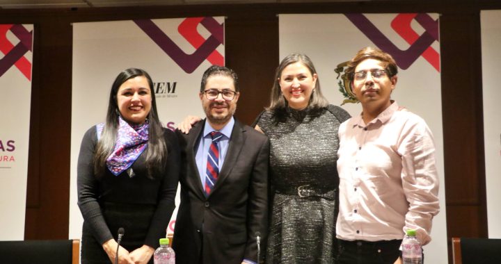 PRESENTAN URNAS ELECTRÓNICAS EN FACULTAD DE DERECHO DE LA UAEM