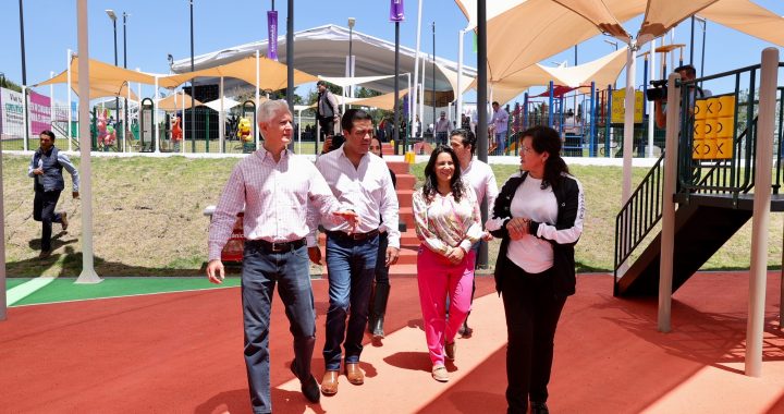 ENTREGA ALFREDO DEL MAZO LA UNIDAD DEPORTIVA DE ALMOLOYA DE JUÁREZ Y ESTÍMULOS ECONÓMICOS A DEPORTISTAS MEXIQUENSES