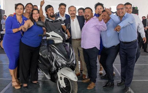 *FESTEJA PEDRO RODRÍGUEZ DÍA DEL PADRE CON MIEMBROS DEL SUTEYM ATIZAPAN DE ZARAGOZA*
