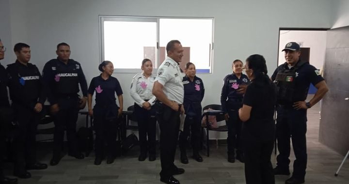 POLICÍAS MUNICIPALES SE CAPACITAN EN LENGUA DE SEÑAS MEXICANA