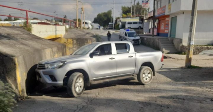 Guardia Civil de Tecámac recupera vehículo y detiene a dos sujetos en San Pedro Pozohuacan