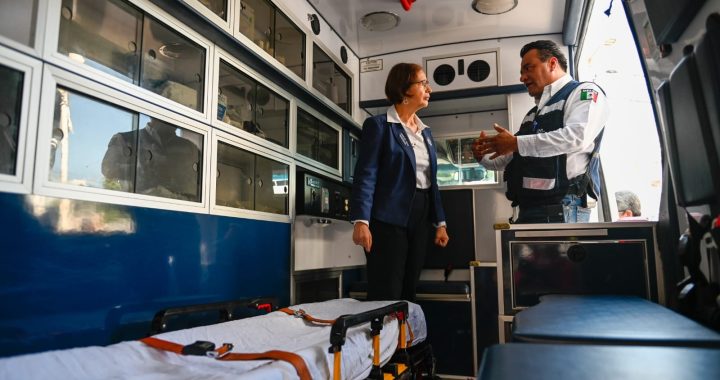 ENCABEZA ANGÉLICA MOYA CELEBRACIÓN DEL DÍA DEL BOMBERO