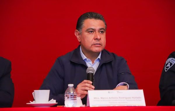 EL GOBIERNO DE TLALNEPANTLA TRABAJA DE MANERA INTEGRAL Y CON PERSONAL ESPECIALIZADO PARA REPARAR EL SOCAVÓN EN EL PUENTE HERMILO MENA