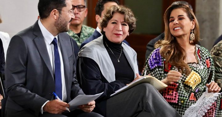 Delfina Gómez asiste a su primera mañanera como Gobernadora del Estado de México