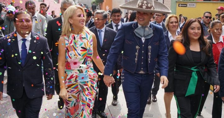 ENCABEZA ROMINA CONTRERAS DESFILE CÍVICO POR EL 213 ANIVERSARIO DEL INICIO DE LA INDEPENDENCIA DE MÉXICO