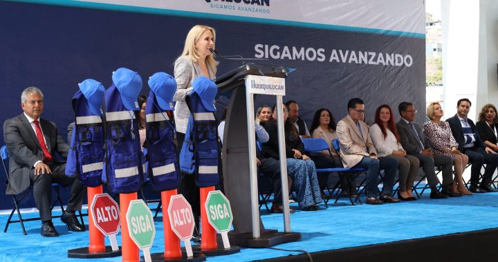 ENTREGA HUIXQUILUCAN EQUIPO A ESCUELAS PARA MEJORAR LA SEGURIDAD VIAL AL EXTERIOR DE LOS PLANTELES