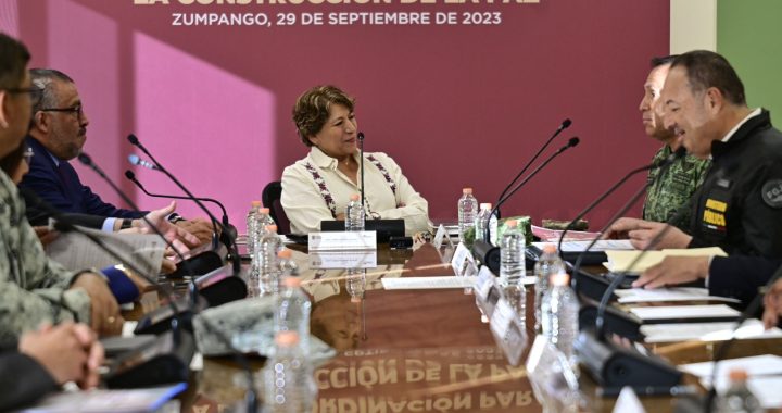 La Gobernadora Delfina Gómez y autoridades de seguridad se reúnen en el Cuartel General de la 37° Zona Militar en Zumpango
