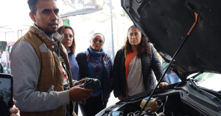 PROMUEVE ALCALDE INDEPENDENCIA Y DERECHOS FEMENINOS AL EMPODERARLAS CON UN CURSO DE MECÁNICA AUTOMOTRIZ
