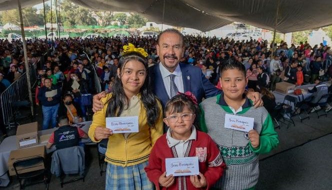 EN ATIZAPÁN DE ZARAGOZA SE HAN INVERTIDO MÁS DE 1,700 MILLONES DE PESOS SIN NECESIDAD DE CRÉDITOS BANCARIOS; “SOMOS UN MUNICIPIO EN OBRA”: PEDRO RODRÍGUEZ, SEGUNDO INFORME DE GOBIERNO