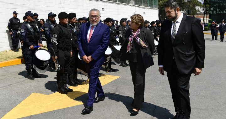 Gobierno del Estado de México rinde homenaje a policías caídos en cumplimiento de su deber