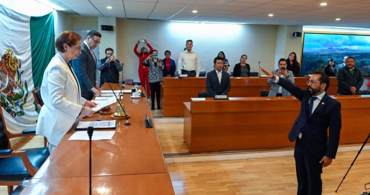 RINDE PROTESTA REGIDOR FAVIO CALDERÓN COMO ALCALDE DE NAUCALPAN POR MINISTERIO DE LEY