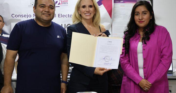RECIBE ROMINA CONTRERAS CONSTANCIA DE MAYORÍA COMO PRESIDENTA MUNICIPAL ELECTA DE HUIXQUILUCAN