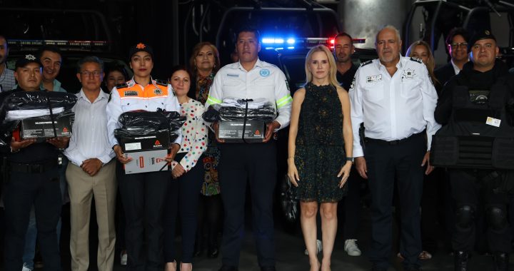 ENTREGA HUIXQUILUCAN PATRULLAS Y EQUIPAMIENTO A LA POLICÍA MUNICIPAL PARA REFORZAR LA SEGURIDAD