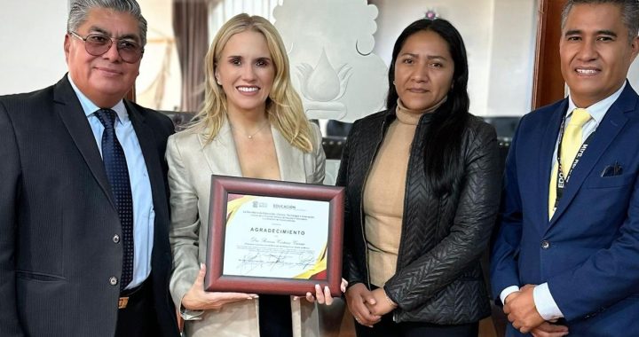 DIRECCIÓN DE TELESECUNDARIAS DEL EDOMEX RECONOCE A ROMINA CONTRERAS POR APOYAR LA EDUCACIÓN