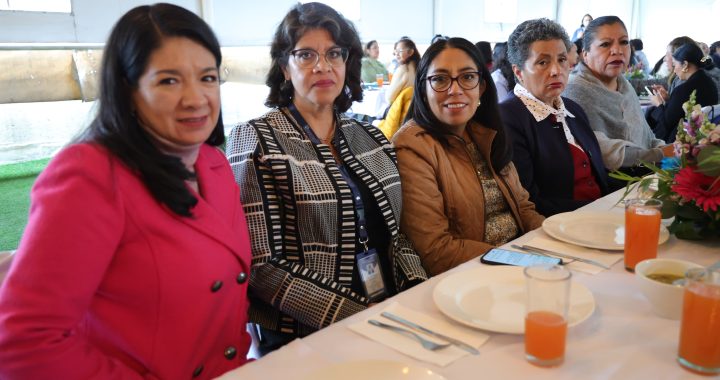 RECONOCE HUIXQUILUCAN LA LABOR Y DEDICACIÓN DE LAS SECRETARIAS