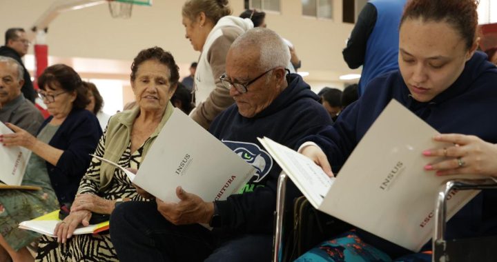 72 Familias Obtienen Certeza Jurídica en su Patrimonio con Entrega de Escrituras en Técamac