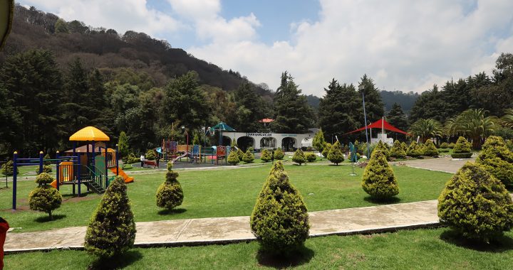 RIEGA HUIXQUILUCAN PARQUES Y JARDINES CON AGUA TRATADA PARA MANTENERLOS VERDES